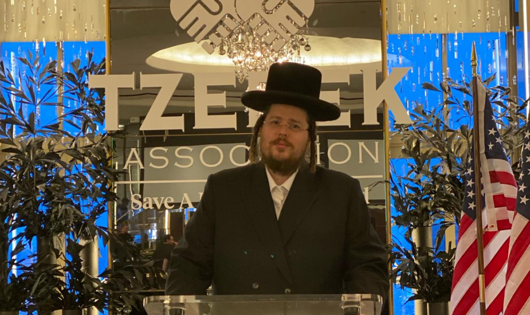 Rabbi Moshe Margaretten at a Tzedek Association gathering